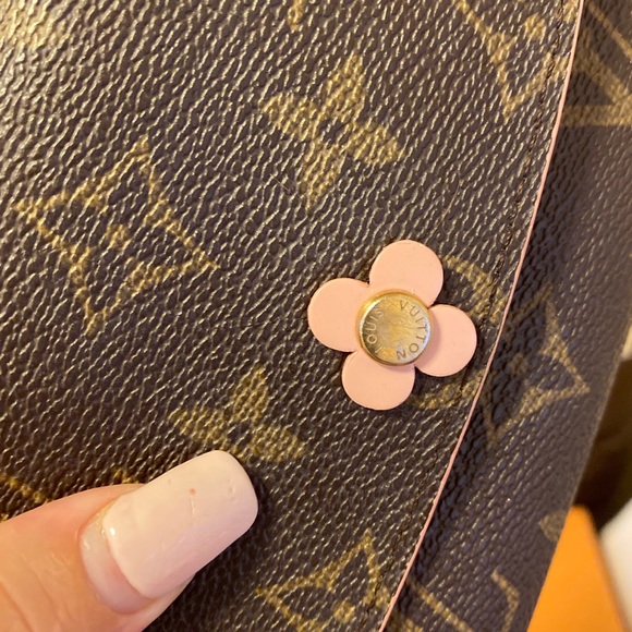 LOUIS VUITTON Emilie Blooms Wallet EC - Picture 10 of 16